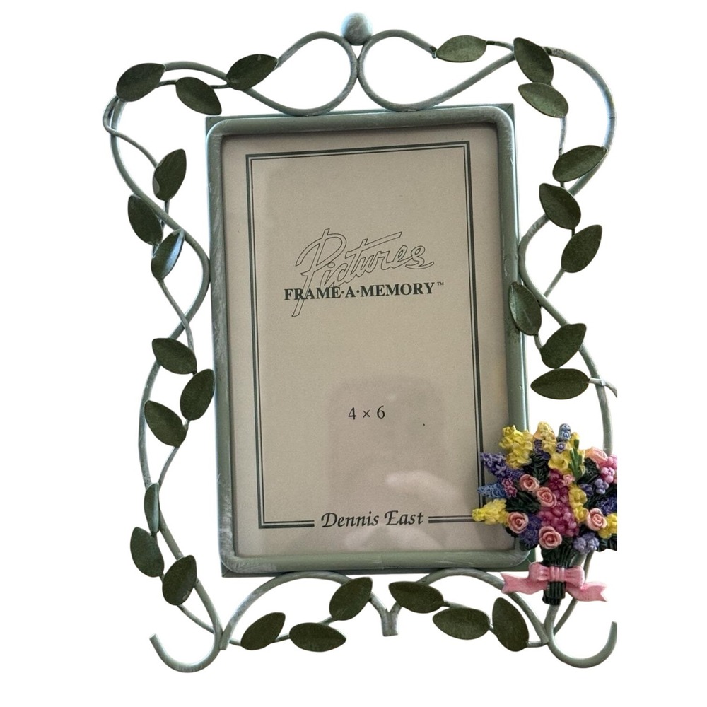 Dennis East Picture Frame 4x6 Sage NWT‎ Vintage 1999 Floral Vine Metal Scroll